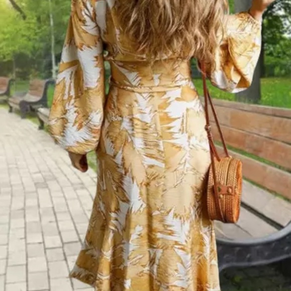 H&M Gold & White Wrap Dress - Picture 5 of 6